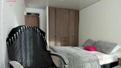 _miss_coco_ online show from February 20, 2026, 12:38 pm