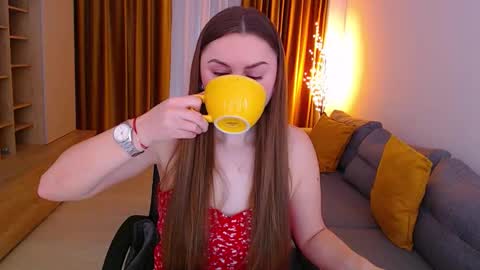 Mia online show from March 25, 2026, 9:48 am