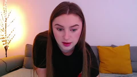 Mia online show from April 18, 2026, 7:01 am