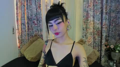 mizuki  online show from January 21, 2025, 2:37 pm