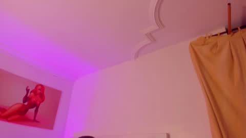 mizuki  online show from February 5, 2025, 12:38 pm