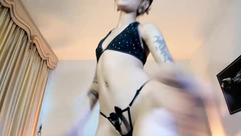 mizuki  online show from February 24, 2025, 6:26 pm