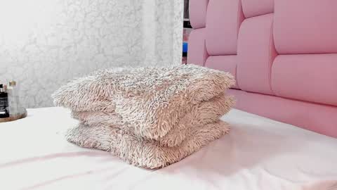 _molly_rosse_ online show from January 16, 2025, 4:07 pm