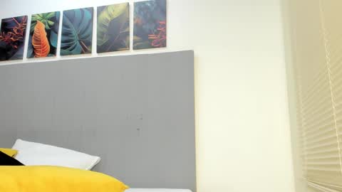 _molly_rosse_ online show from October 13, 2025, 12:16 pm