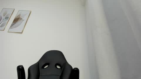 _molly_rosse_ online show from May 27, 2026, 12:02 pm