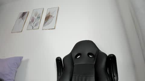 _molly_rosse_ online show from June 10, 2026, 11:53 am