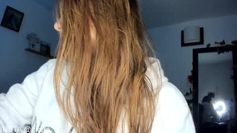     liaaa 4u online show from December 25, 2024, 9:54 pm