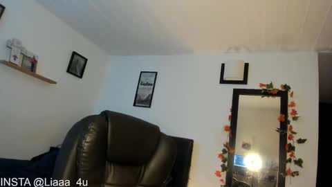     liaaa 4u online show from January 18, 2025, 8:19 pm