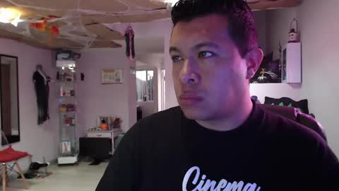 Panda  online show from October 28, 2025, 10:01 pm