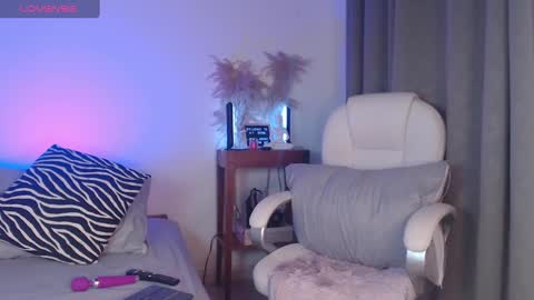 Snapshot of _naia_ross1 chatting on October 1, 2025, 9:10 pm Naia Ross online show from October 1, 2025, 9:10 pm