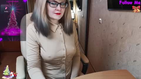 MagicWoman online show from February 5, 2025, 10:01 pm