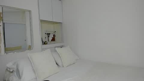 independent model natha online show from November 11, 2025, 6:35 am