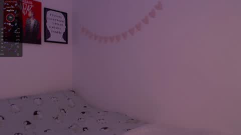 Snapshot of _ni_kiss chatting on December 19, 2024, 11:14 pm Nika online show from December 19, 2024, 11:14 pm