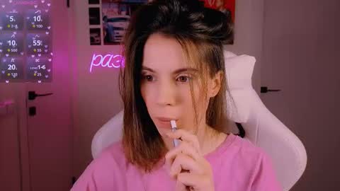 Snapshot of _ni_kiss chatting on February 14, 2026, 4:48 pm Nika online show from February 14, 2026, 4:48 pm