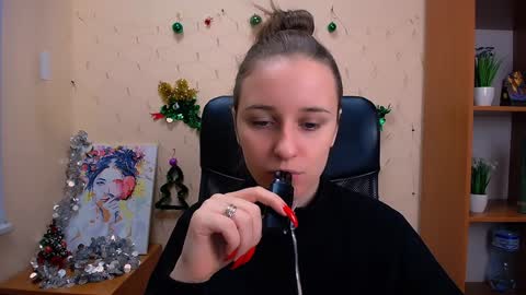 Snapshot of _nicole_new chatting on December 27, 2024, 11:50 am Nica online show from December 27, 2024, 11:50 am