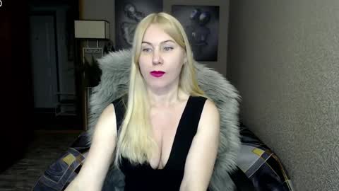 Donella    online show from March 7, 2025, 4:33 pm