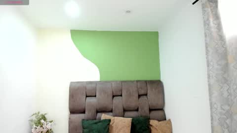   online show from November 23, 2025, 12:05 pm