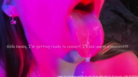 _noahjones online show from December 21, 2024, 11:44 am