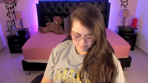 Olivia jones online show from June 4, 2026, 3:29 pm