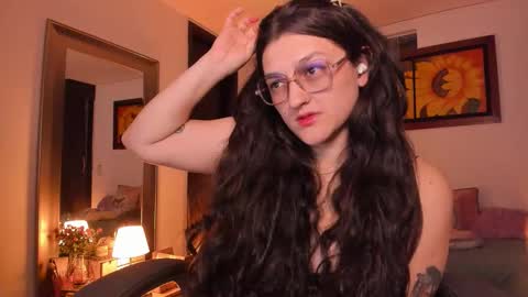 violeta ig  online show from November 7, 2025, 4:56 am