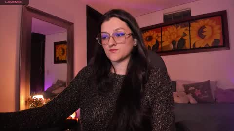 violeta ig  online show from November 11, 2025, 4:56 am