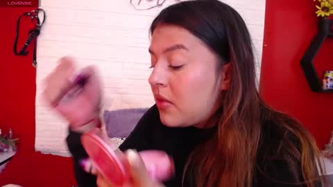 Laura online show from December 17, 2025, 5:30 pm