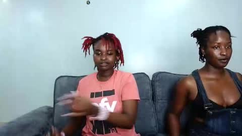 Snapshot of _prettyred chatting on October 12, 2025, 10:20 pm _prettyred online show from October 12, 2025, 10:20 pm