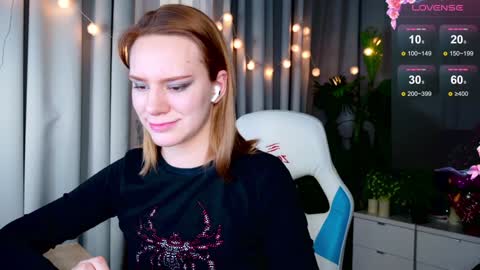 Snapshot of _ramona__ chatting on December 30, 2024, 9:27 am im Amy online show from December 30, 2024, 9:27 am