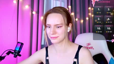 Snapshot of _ramona__ chatting on December 31, 2024, 11:31 am im Amy online show from December 31, 2024, 11:31 am
