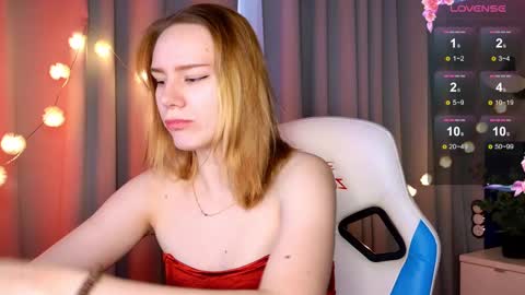 Snapshot of _ramona__ chatting on February 13, 2025, 6:09 am im Amy online show from February 13, 2025, 6:09 am