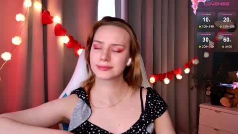 Snapshot of _ramona__ chatting on February 14, 2025, 9:56 am im Amy online show from February 14, 2025, 9:56 am