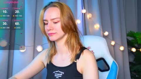 Snapshot of _ramona__ chatting on October 18, 2025, 5:54 am im Amy online show from October 18, 2025, 5:54 am