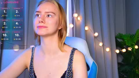 Snapshot of _ramona__ chatting on October 21, 2025, 6:03 am im Amy online show from October 21, 2025, 6:03 am