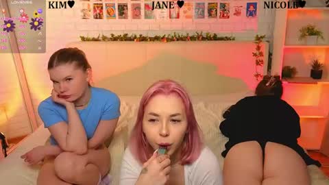 Merlizz Eva Jane Mila Nicole  left to right  online show from June 8, 2026, 1:28 am