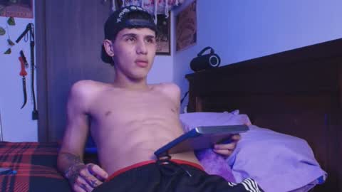 Snapshot of _realwav chatting on March 17, 2026, 8:28 am wav online show from March 17, 2026, 8:28 am