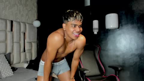 _sammy_ice online show from January 17, 2025, 1:57 am