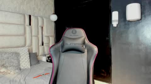 _sammy_ice online show from January 30, 2025, 11:22 am