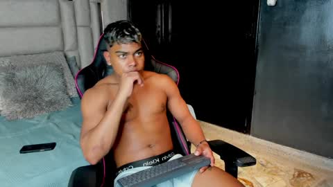 _sammy_ice online show from February 3, 2025, 7:29 am