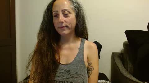 Sara Lynn online show from April 28, 2026, 4:06 am