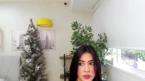 Snapshot of _sassy_girl chatting on December 16, 2024, 6:27 pm Sassy Girl online show from December 16, 2024, 6:27 pm