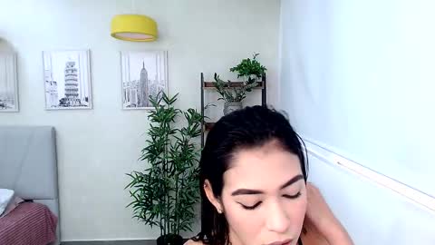 Snapshot of _sassy_girl chatting on February 17, 2025, 6:15 pm Sassy Girl online show from February 17, 2025, 6:15 pm