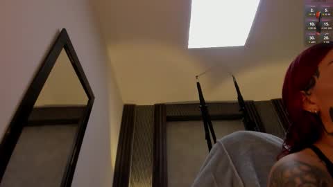 Selene online show from October 4, 2025, 4:16 pm