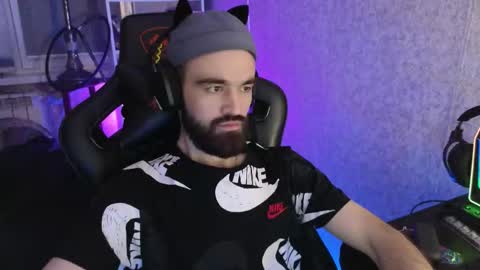 Ask me online show from November 1, 2025, 6:43 pm