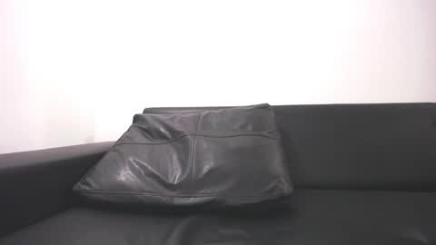 Juan Pablo-independent model online show from February 26, 2025, 11:48 pm