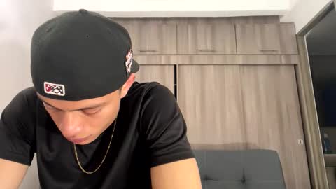 Juan Pablo-independent model online show from October 7, 2025, 3:47 am