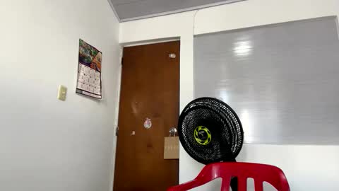 Juan Pablo-independent model online show from October 14, 2025, 5:14 pm