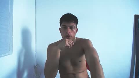 Juan Pablo-independent model online show from December 17, 2025, 5:52 pm