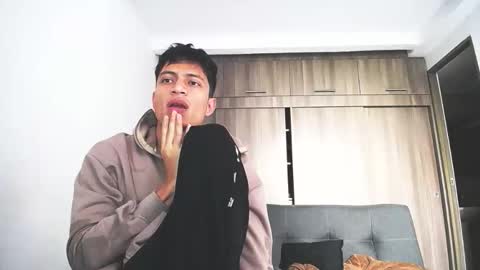 Juan Pablo-independent model online show from February 19, 2026, 5:09 pm