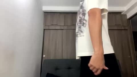 Juan Pablo-independent model online show from March 13, 2026, 12:39 am