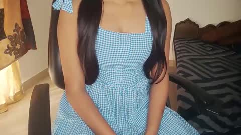 _shalini_0 online show from November 24, 2025, 4:12 am